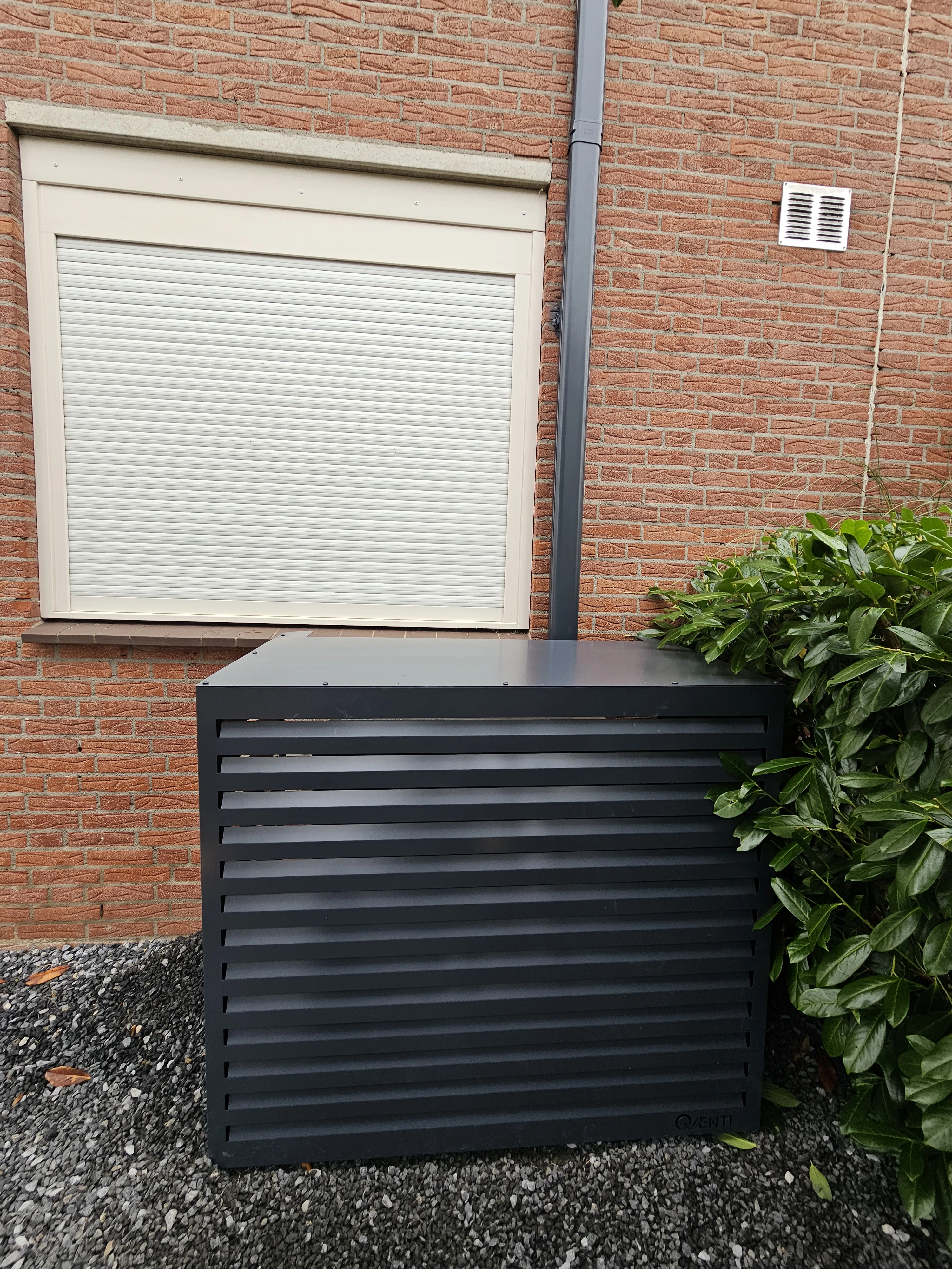 Samsung airco buitenunit met beschermkast