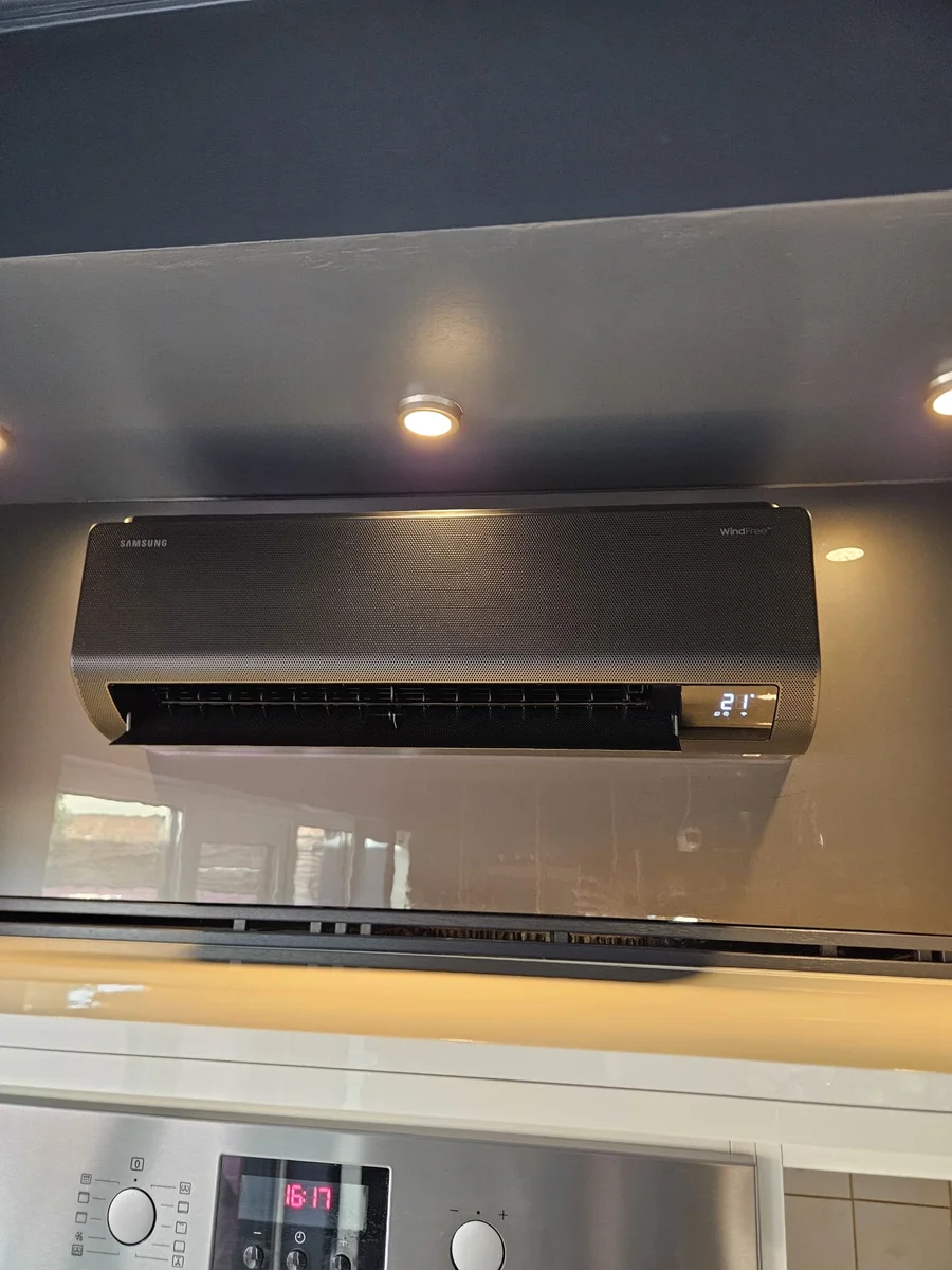 Samsung WindFree Avant Black